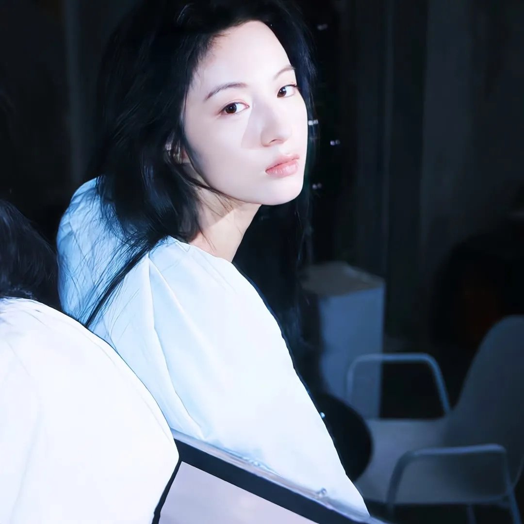 美女和液体人